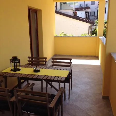 Luciana 2 Apartment