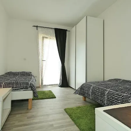 Apartment Luciana 2 *